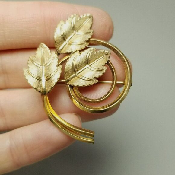 Vintage Van Dell 12k Yellow Gold Filled Three Leaf Brooch, Signed Lapel Pin - Picture 6 of 7